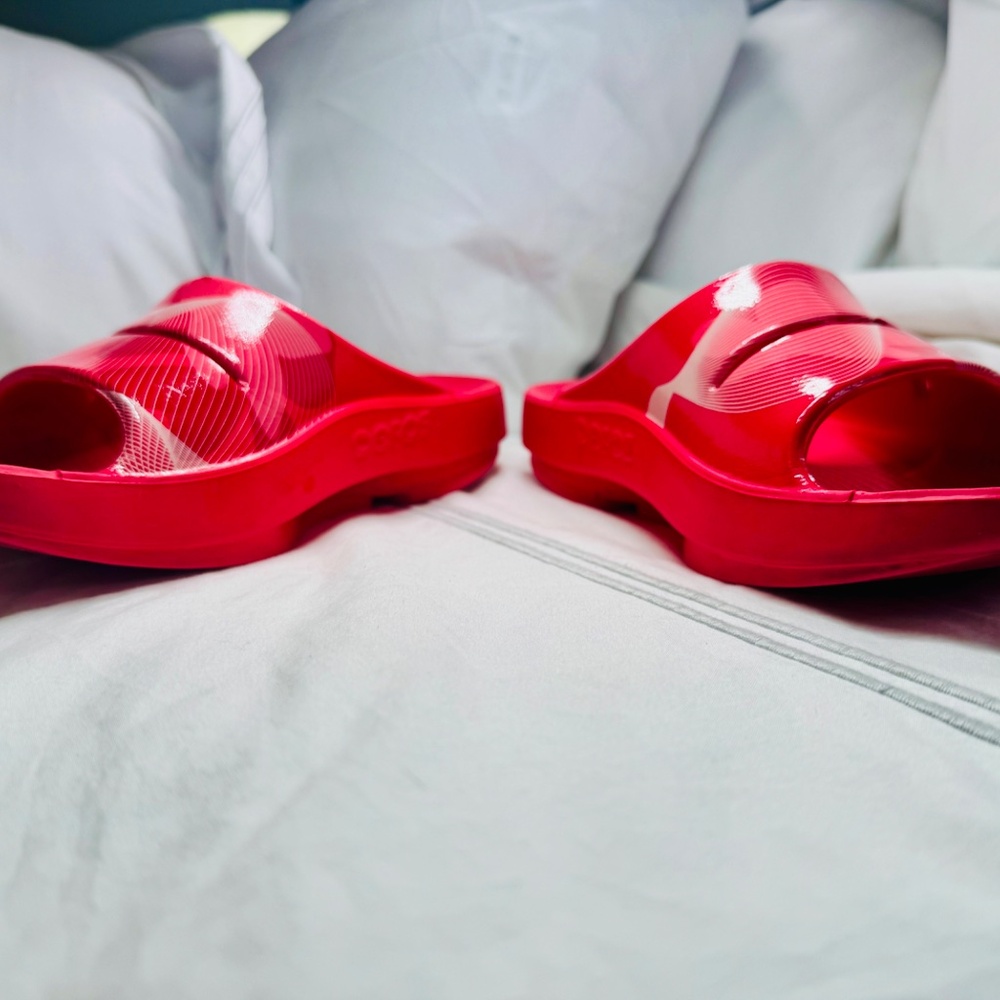 OOFOS OOAHH LIMITED SLIDE SANDAL - NEON BERRY BREEZE hot pink - Picture 4 of 7